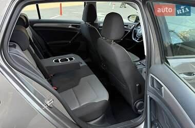 Хэтчбек Volkswagen e-Golf 2014 в 