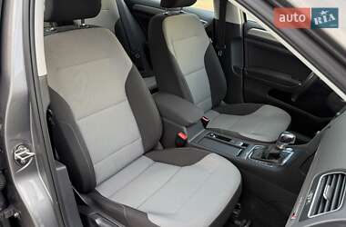 Хэтчбек Volkswagen e-Golf 2014 в 
