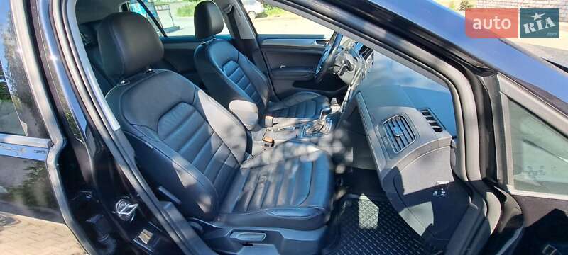 Хетчбек Volkswagen e-Golf 2016 в Житомирі