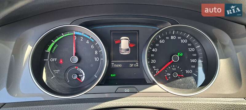 Хетчбек Volkswagen e-Golf 2016 в Житомирі