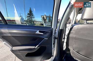 Хетчбек Volkswagen e-Golf 2019 в 