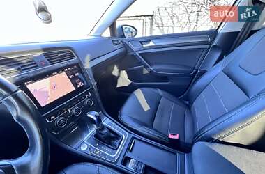 Хетчбек Volkswagen e-Golf 2019 в 