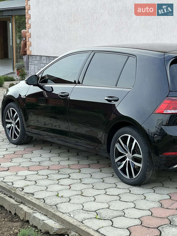 Хетчбек Volkswagen e-Golf 2020 в Ужгороді