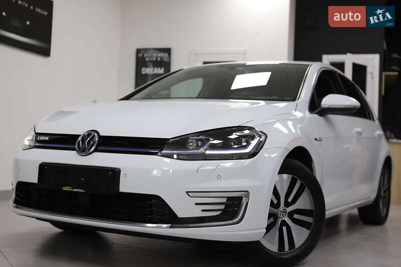 Хэтчбек Volkswagen e-Golf 2018 в 