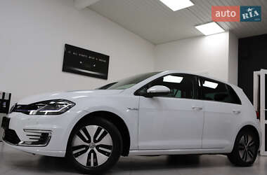 Хэтчбек Volkswagen e-Golf 2018 в 