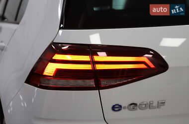 Хэтчбек Volkswagen e-Golf 2018 в 