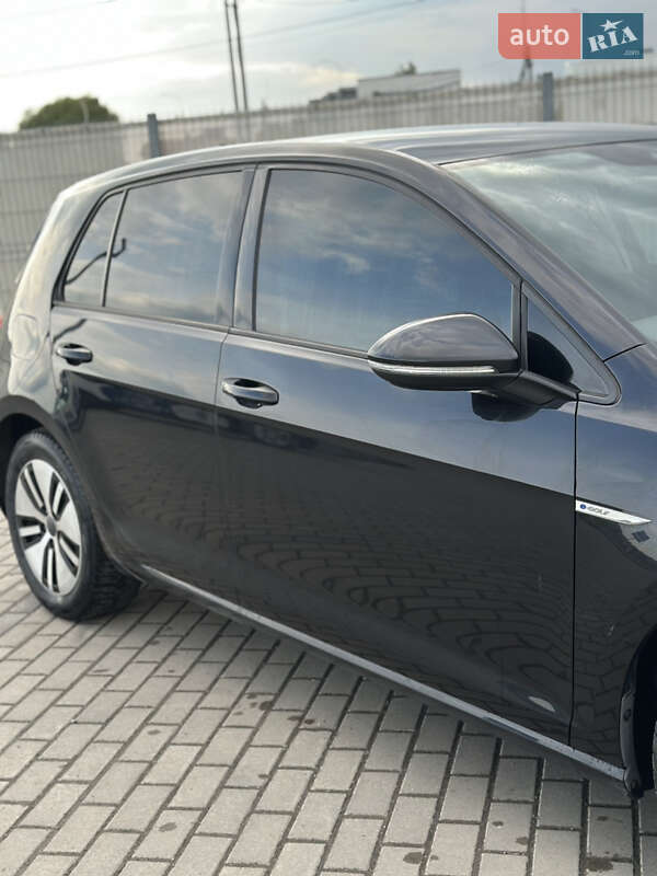 Хэтчбек Volkswagen e-Golf 2017 в Львове
