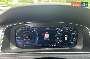 Хэтчбек Volkswagen e-Golf 2020 в 