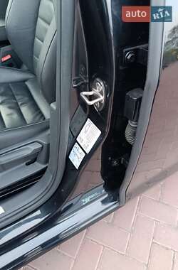 Хетчбек Volkswagen e-Golf 2015 в  фото 35 Хетчбек Volkswagen e-Golf 2015 в