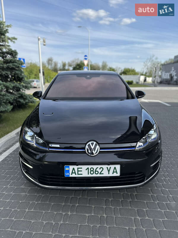 Хетчбек Volkswagen e-Golf 2019 в 