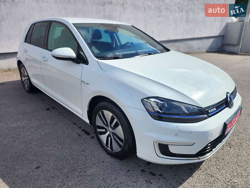 Хетчбек Volkswagen e-Golf 2016 в 
