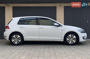 Хетчбек Volkswagen e-Golf 2017 в 