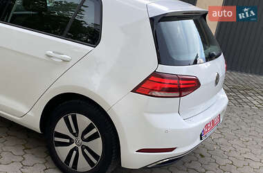 Хетчбек Volkswagen e-Golf 2017 в 