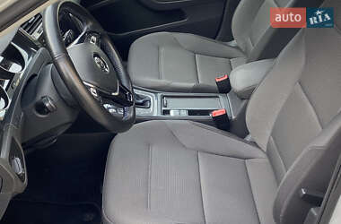 Хетчбек Volkswagen e-Golf 2017 в 