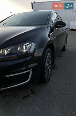 Хэтчбек Volkswagen e-Golf 2015 в 