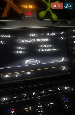 Хэтчбек Volkswagen e-Golf 2015 в 