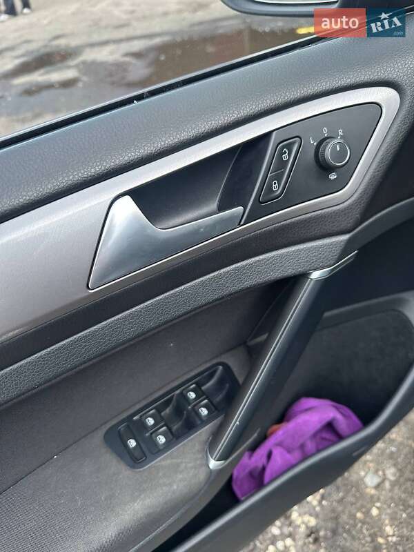 Хэтчбек Volkswagen e-Golf 2016 в Харькове