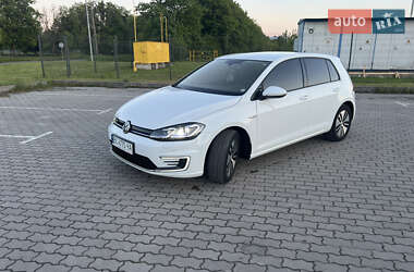 Хетчбек Volkswagen e-Golf 2019 в 