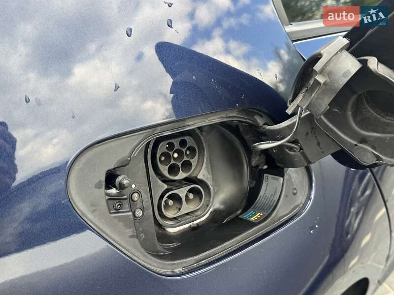 Хетчбек Volkswagen e-Golf 2014 в Сарнах фото 6 Хетчбек Volkswagen e-Golf 2014 в Сарнах