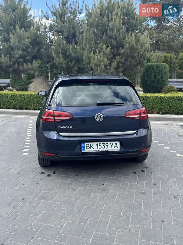 Хетчбек Volkswagen e-Golf 2014 в Сарнах фото 13 Хетчбек Volkswagen e-Golf 2014 в Сарнах
