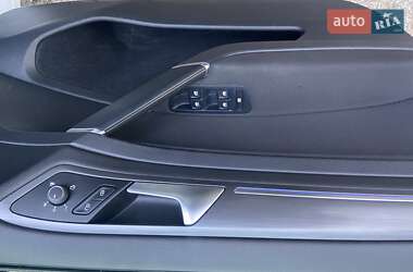 Хетчбек Volkswagen e-Golf 2020 в 