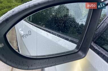 Хетчбек Volkswagen e-Golf 2020 в 