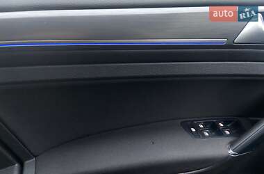 Хетчбек Volkswagen e-Golf 2020 в 