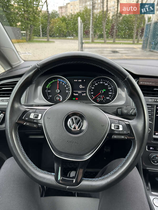 Хетчбек Volkswagen e-Golf 2015 в Вінниці