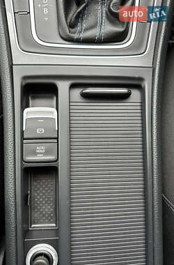 Хетчбек Volkswagen e-Golf 2015 в 