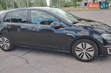 Хэтчбек Volkswagen e-Golf 2014 в 
