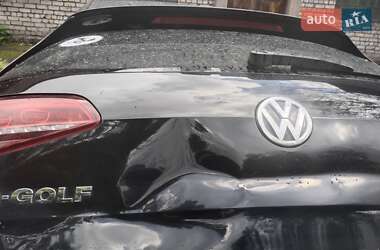 Хэтчбек Volkswagen e-Golf 2014 в 