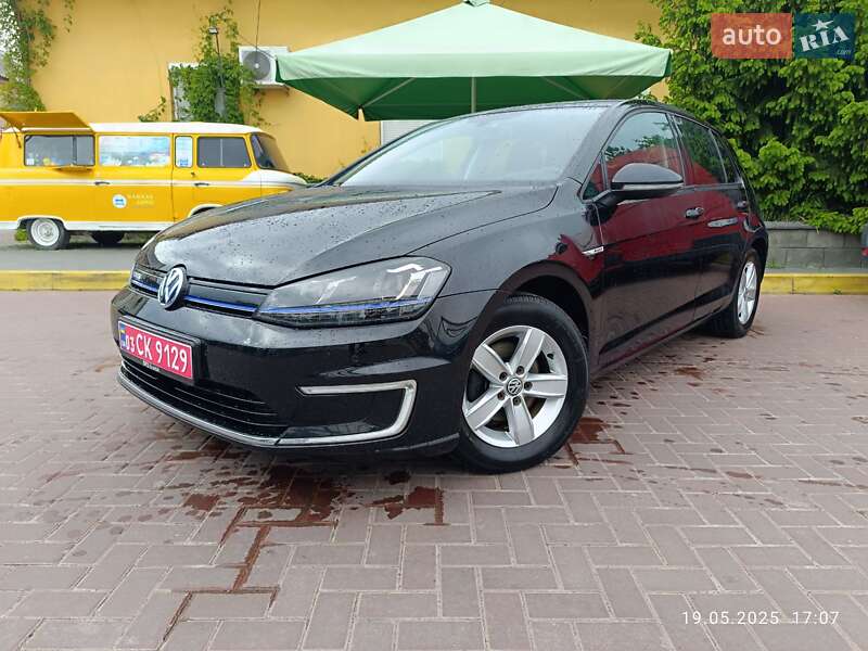 Volkswagen e-Golf 2015