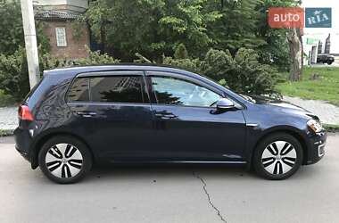 Хэтчбек Volkswagen e-Golf 2015 в 
