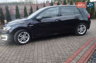 Хэтчбек Volkswagen e-Golf 2018 в 