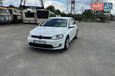 Хетчбек Volkswagen e-Golf 2016 в 