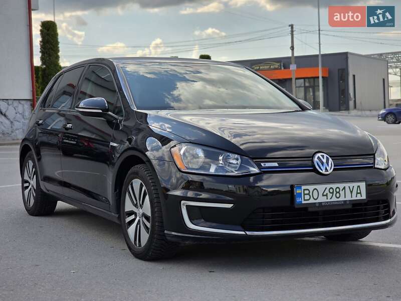Хэтчбек Volkswagen e-Golf 2015 в 