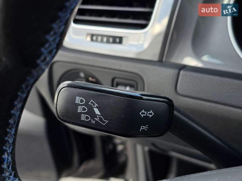 Хетчбек Volkswagen e-Golf 2015 в Тернополі