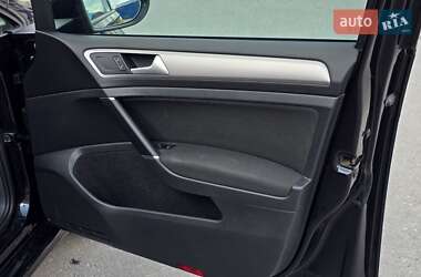 Хэтчбек Volkswagen e-Golf 2015 в 