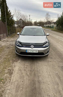 Хэтчбек Volkswagen e-Golf 2015 в Камне-Каширском