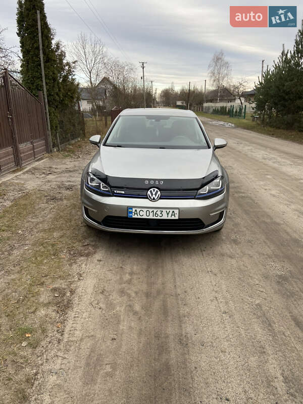 Хэтчбек Volkswagen e-Golf 2015 в 