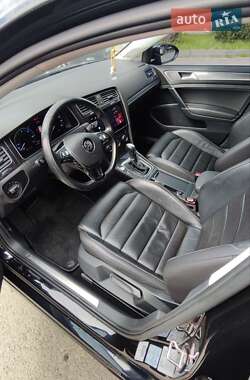 Хэтчбек Volkswagen e-Golf 2020 в 