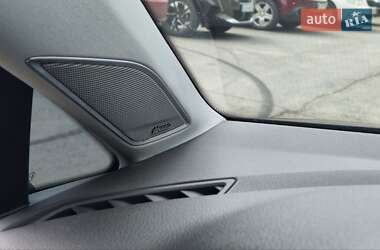 Хэтчбек Volkswagen e-Golf 2020 в 