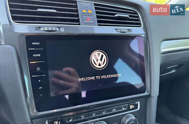 Хэтчбек Volkswagen e-Golf 2018 в 