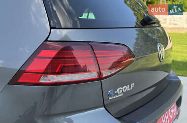 Хэтчбек Volkswagen e-Golf 2018 в 