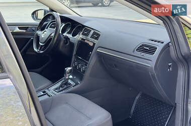 Хэтчбек Volkswagen e-Golf 2018 в 