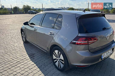 Хетчбек Volkswagen e-Golf 2015 в 
