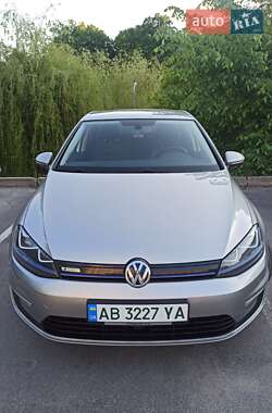 Хетчбек Volkswagen e-Golf 2015 в 