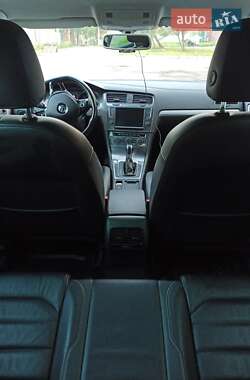Хетчбек Volkswagen e-Golf 2015 в 