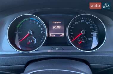 Хэтчбек Volkswagen e-Golf 2015 в 