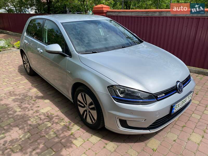 Хэтчбек Volkswagen e-Golf 2015 в 